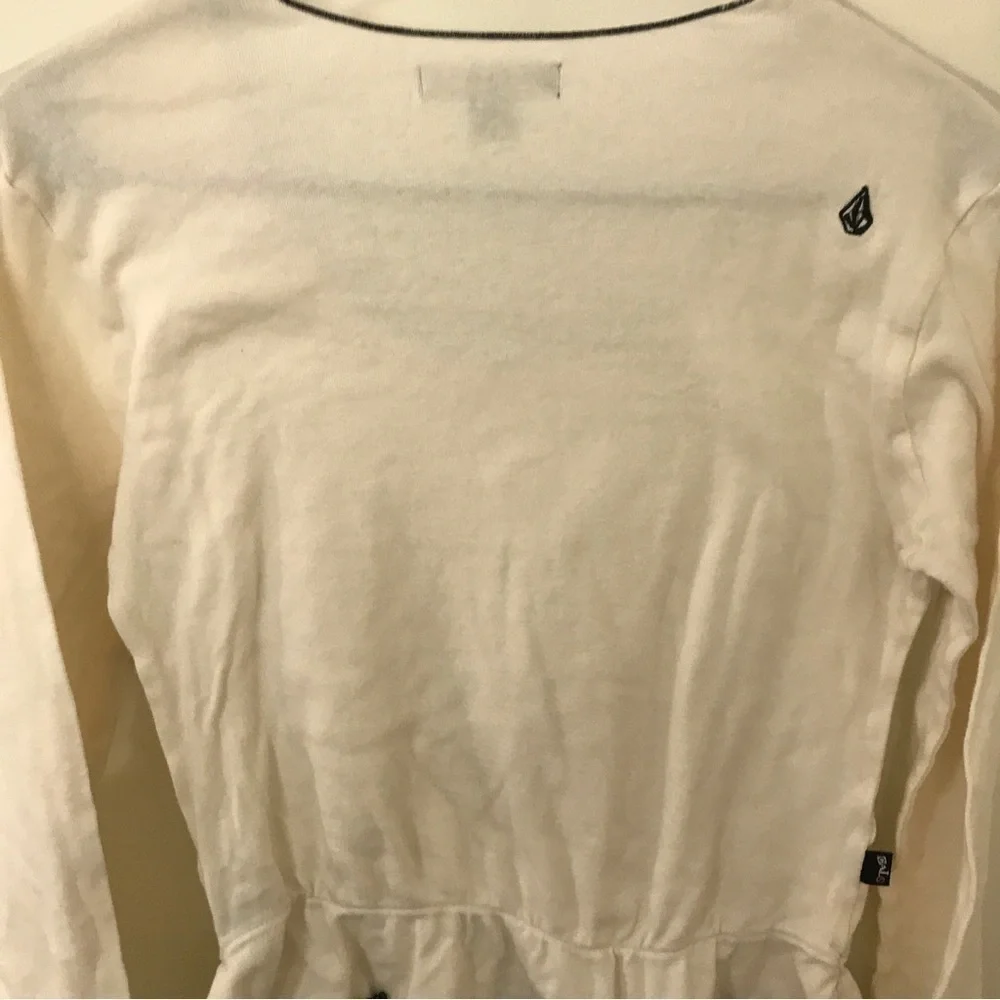 3/$15 Volcom girls kids long sleeve off white top